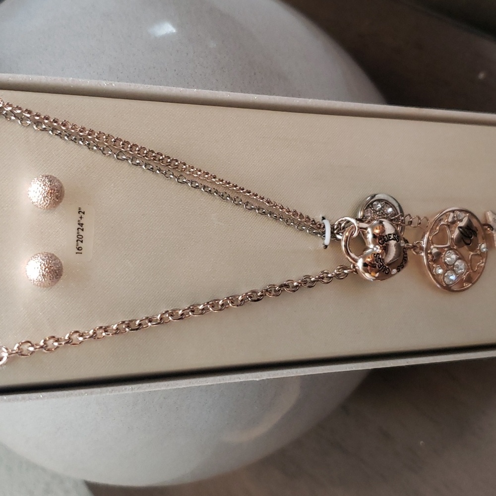 Womens Guess Necklace